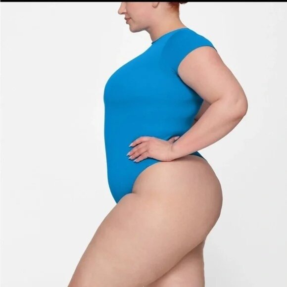 SKIMS Essential T-shirt Crewneck Bodysuit in Mykonos - Picture 2 of 5